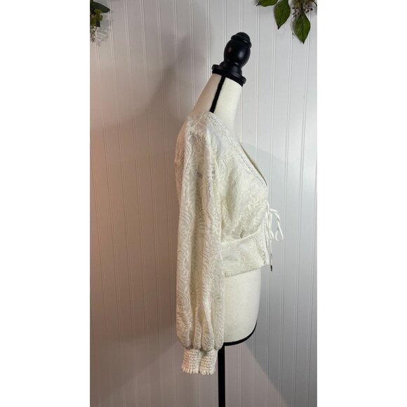 Studio F Ivory Lace Long Sleeve Tie Front Blouse With Embroidered Details Size M - Picture 4 of 16